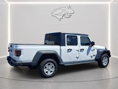 2020 Jeep Gladiator — detail view