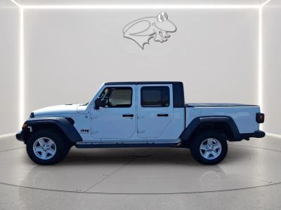 2020 Jeep Gladiator — side profile view
