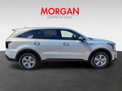 2026 Kia Sorento — photo 8 view