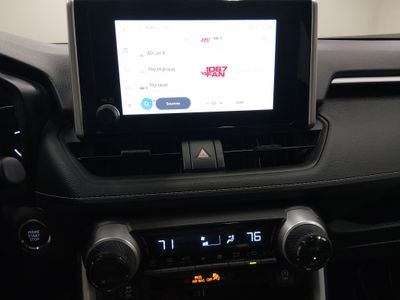 2024 Toyota RAV4 - Photo 13