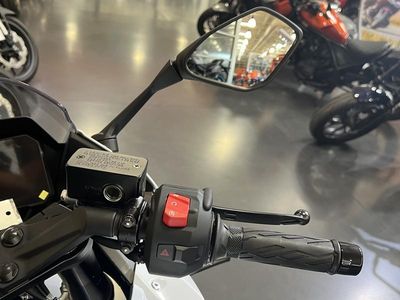 2026 Suzuki GSX-8R - Photo 11