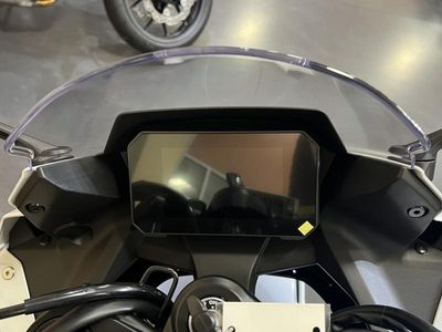 2026 Suzuki GSX-8R - Photo 10