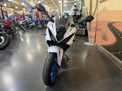 2026 Suzuki GSX-8R - Photo 2