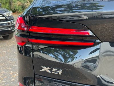 2026 BMW X5 — photo 10 view