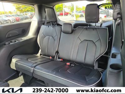 2026 Chrysler Pacifica — photo 14 view