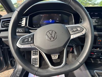 2025 Volkswagen Jetta - Photo 15