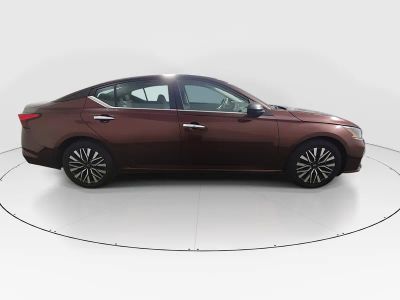 2024 Nissan Altima — photo 8 view