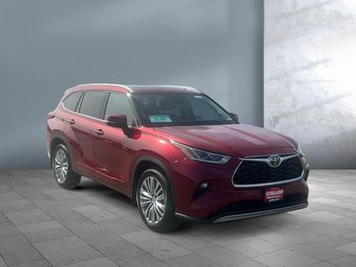 2023 Toyota Highlander — photo 8 view