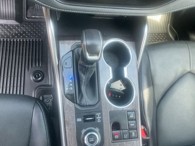 2023 Toyota Highlander — photo 12 view