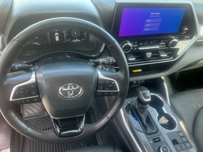 2023 Toyota Highlander — photo 14 view