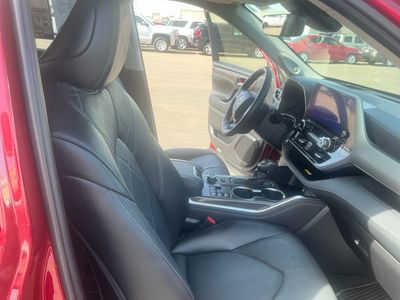 2023 Toyota Highlander — photo 20 view