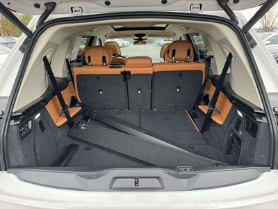 2023 BMW X7 — photo 15 view