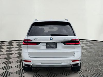 2023 BMW X7 — photo 10 view