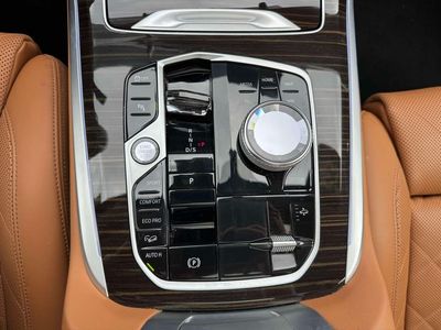 2023 BMW X7 — photo 31 view