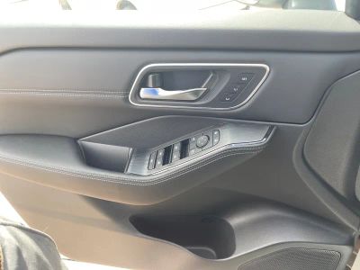 2026 Nissan Rogue — photo 10 view