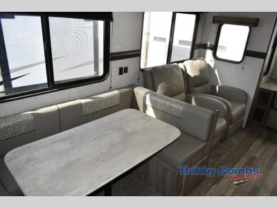2022 CrossRoads RV Zinger - Photo 10