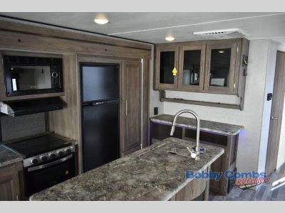 2022 CrossRoads RV Zinger - Photo 8