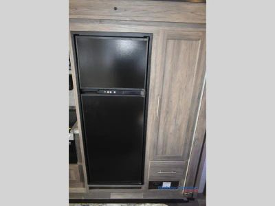 2022 CrossRoads RV Zinger - Photo 12