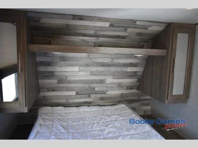 2022 CrossRoads RV Zinger - Photo 14