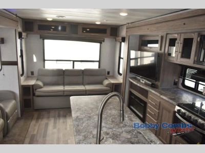 2022 CrossRoads RV Zinger - Photo 9