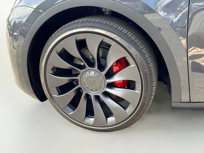 2025 Tesla Model Y — photo 40 view