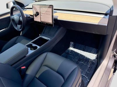 2025 Tesla Model Y — photo 14 view