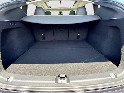 2025 Tesla Model Y — photo 12 view