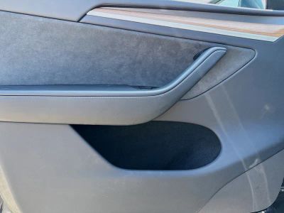 2025 Tesla Model Y — photo 22 view