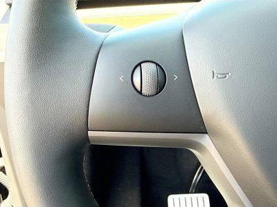 2025 Tesla Model Y — photo 36 view
