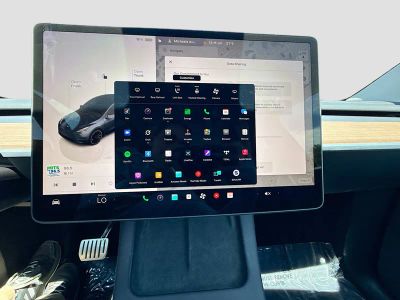 2025 Tesla Model Y — photo 39 view