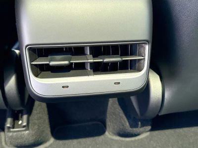 2025 Tesla Model Y — photo 20 view