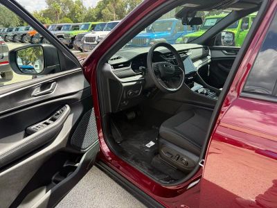 2025 Jeep Grand Cherokee L — photo 14 view