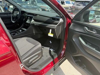 2025 Jeep Grand Cherokee L — photo 30 view