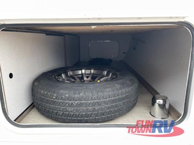 2026 Coachmen RV Freedom Express Select - Photo 8