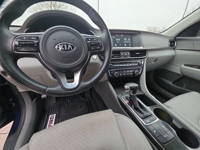 2018 Kia Optima — photo 12 view
