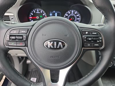 2018 Kia Optima — photo 19 view