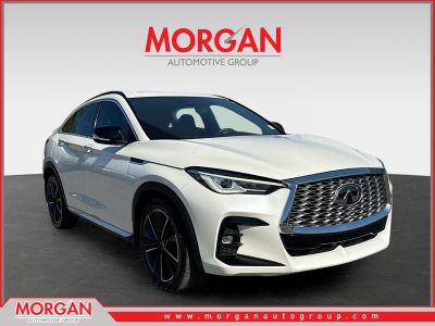 2022 INFINITI QX55 LUXE in Majestic White — front three-quarter view