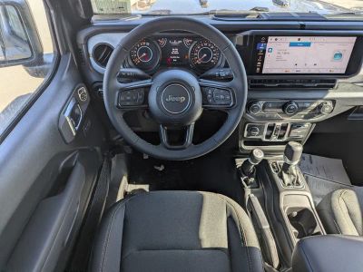 2026 Jeep Gladiator — photo 10 view