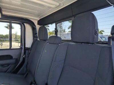 2026 Jeep Gladiator — photo 7 view