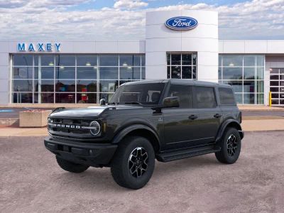 2026 Ford Bronco Outer Banks® in Shadow Black — front three-quarter view