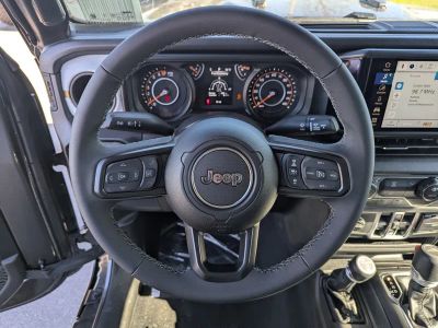 2026 Jeep Gladiator — photo 16 view
