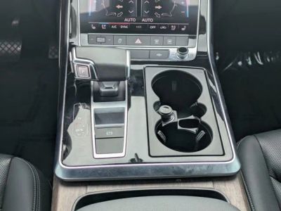 2023 Audi Q8 — photo 17 view