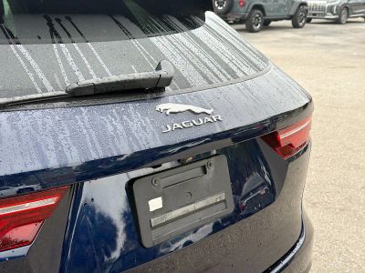 2022 Jaguar F-PACE — photo 11 view