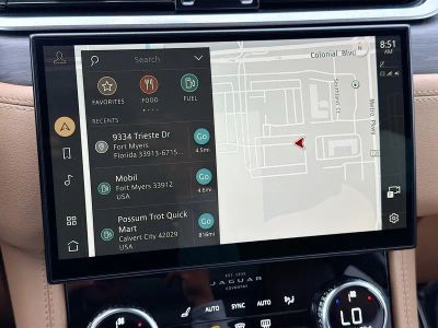 2022 Jaguar F-PACE — photo 32 view