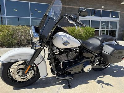2025 Harley-Davidson FLHC - Heritage Classic - Photo 2