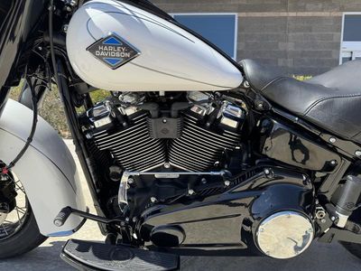 2025 Harley-Davidson FLHC - Heritage Classic - Photo 14