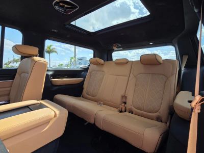 2026 Jeep Grand Wagoneer — photo 7 view