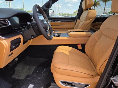 2026 Jeep Grand Wagoneer — photo 14 view