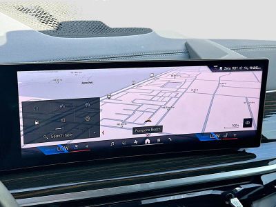2025 BMW X7 — photo 11 view