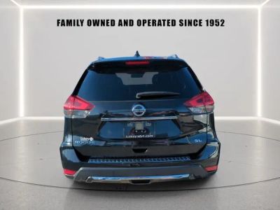 2018 Nissan Rogue — detail view